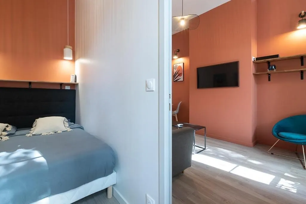 Ferienwohnung Let'S- 2 And 1 - Sweet Voltaire Lyon 0*,